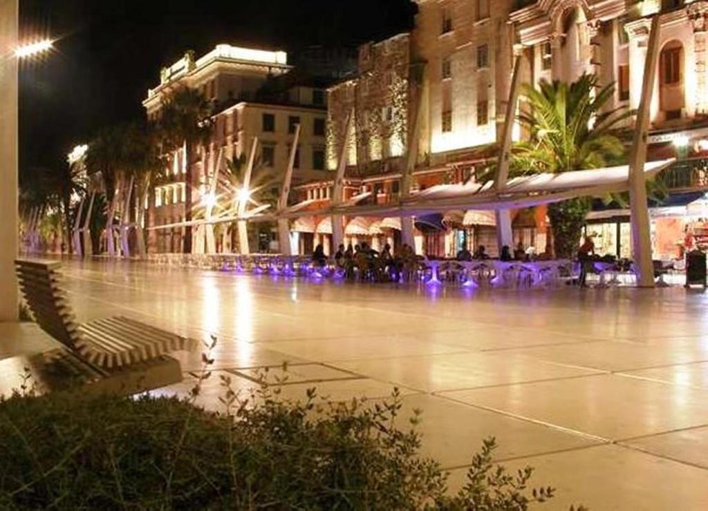 Blue Tree Rooms Split Ngoại thất bức ảnh